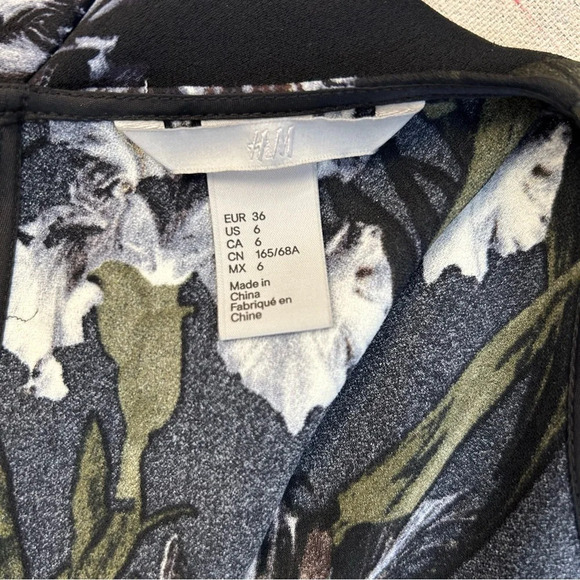 NWT H&M Women's Black Floral One-Piece Romper Size 6 - Picture 9 of 12